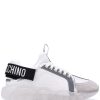 Frau Moschino | Moschino Teddy-Logo-Sneaker Farfetch